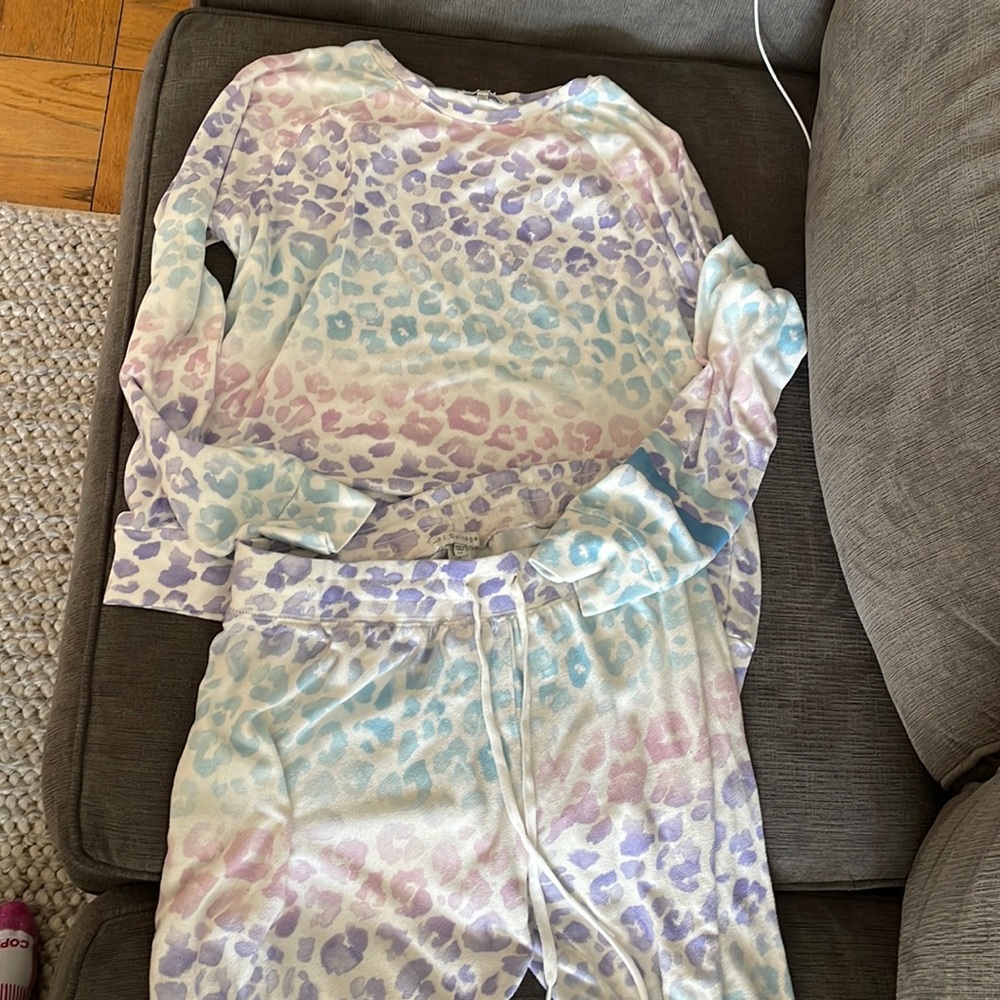 AMAZING CONDITION PJ SALVAGE Pj set size medium